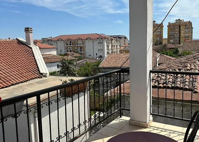 بيت شباب Kultura شكودر